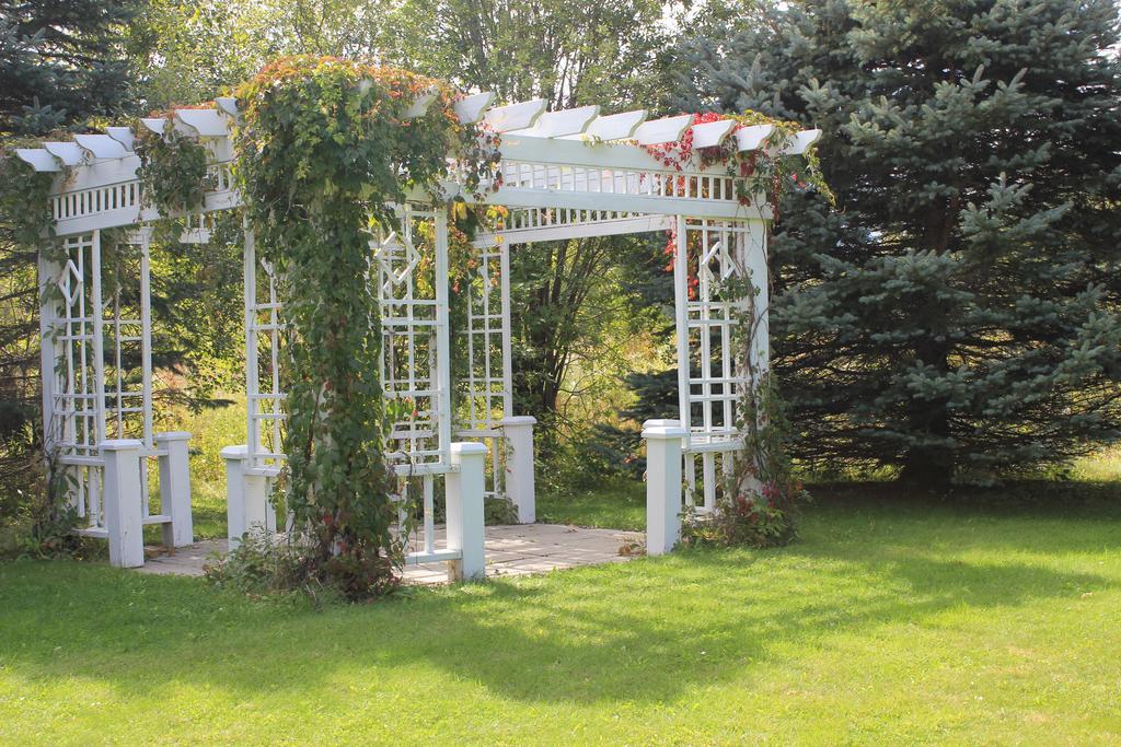Auberge Le Flores GrandʼMère Exteriör bild