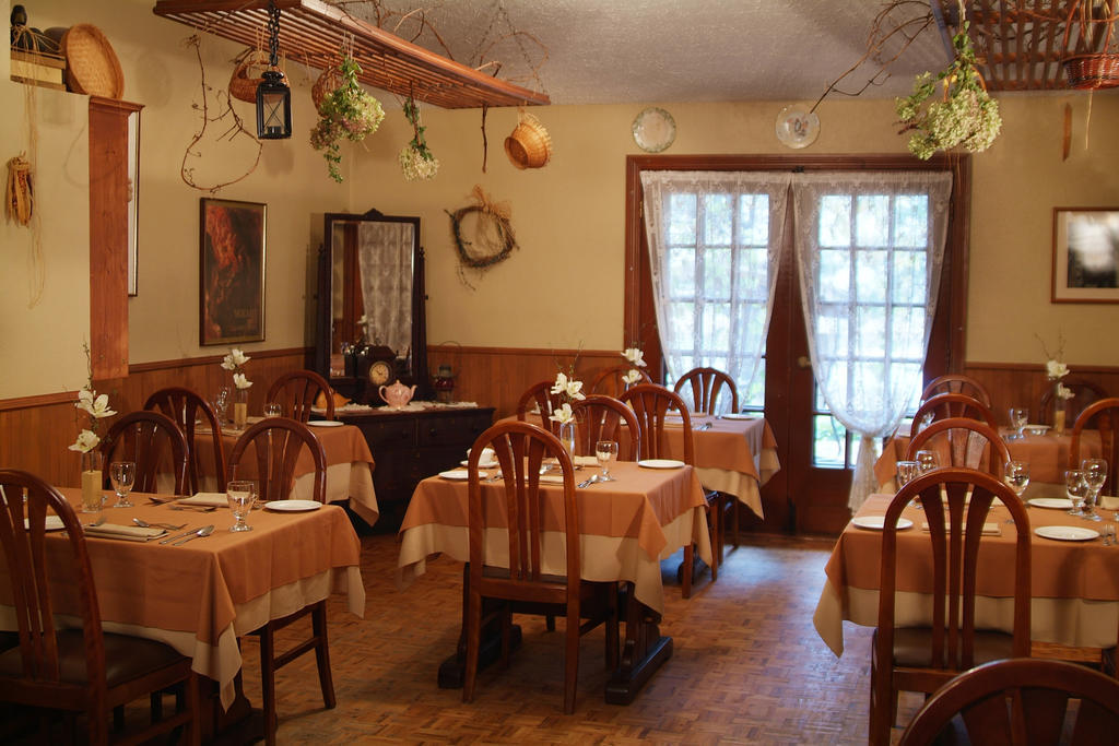 Auberge Le Flores GrandʼMère Exteriör bild