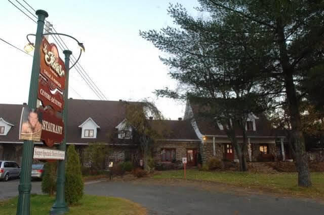 Auberge Le Flores GrandʼMère Exteriör bild